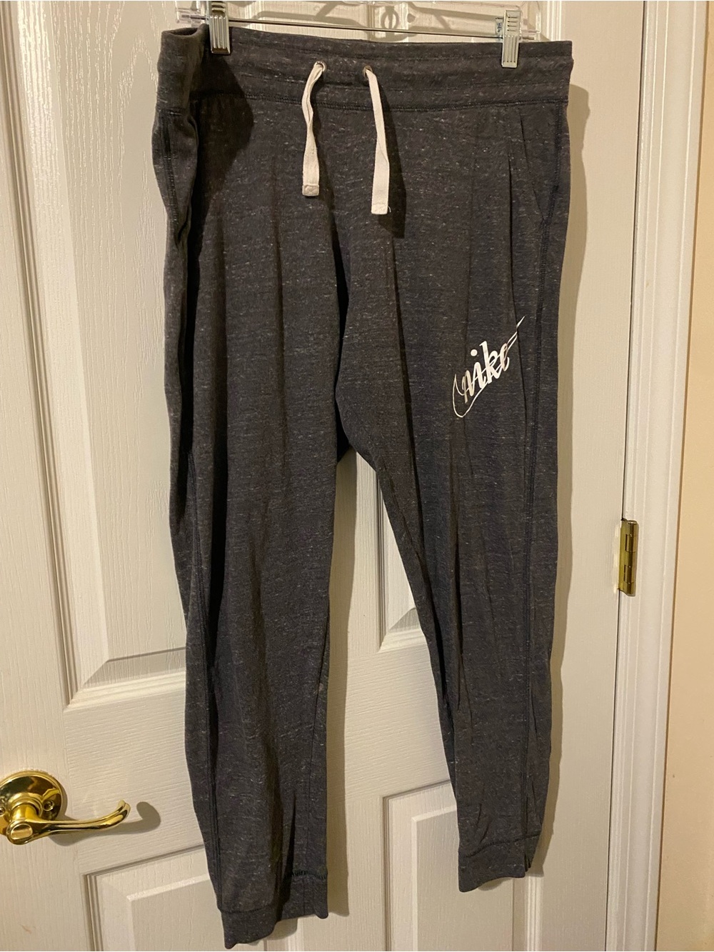 Nike Women’s Gray Jogger Pants Size L Drawstring Elastic Waist Athleisure